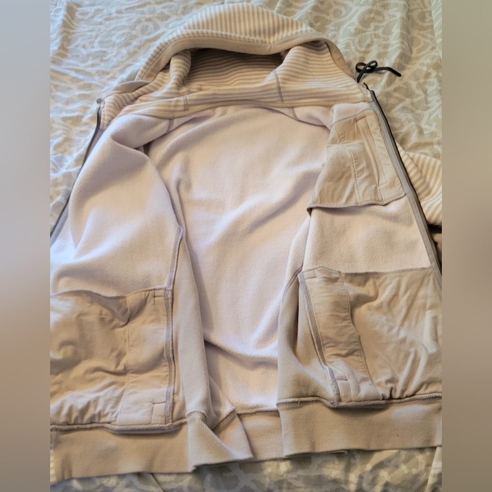 Mens Lululemon Sweater - Picture 2 of 4